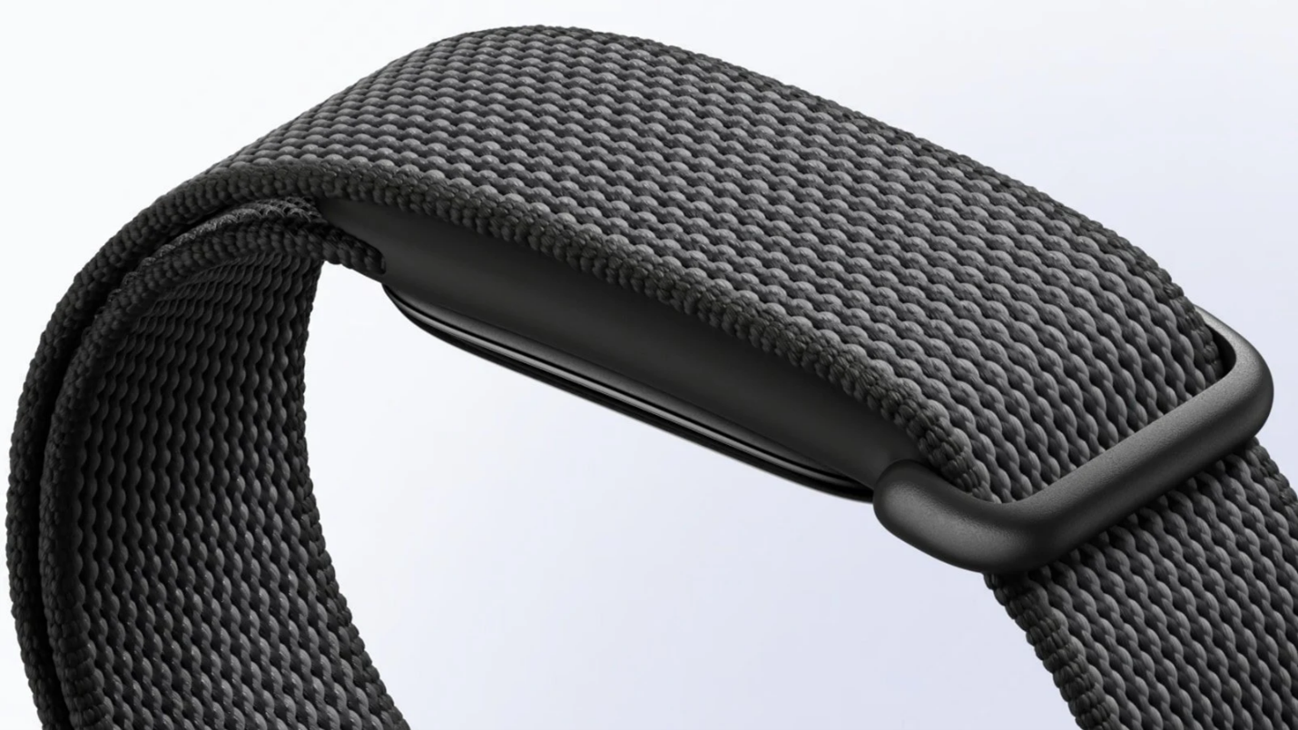 Close-Up-View-Of-Google-Fitbit-Air-Band-In-Obsidian-Black-Color